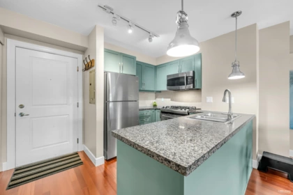 412 3811 Hastings Street, Burnaby, BC, Burnaby — Apartment/Condo for sale