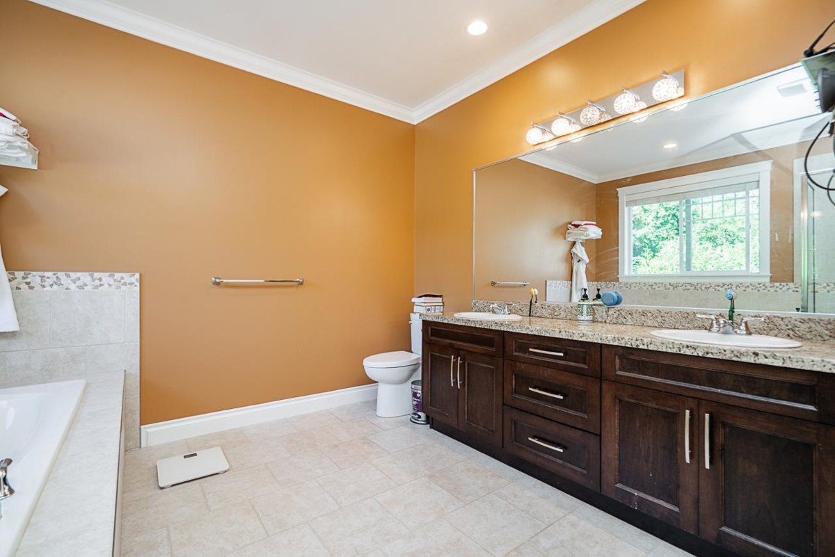 Hallway Photo of 16 13210 Shoesmith Crescent, Maple Ridge, BC