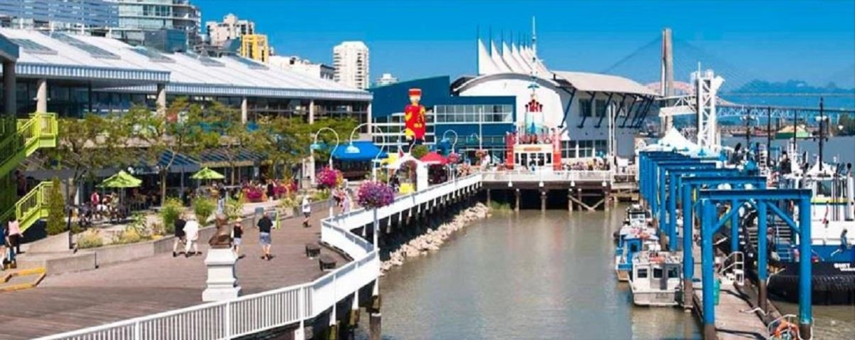 Front Yard Photo of 1607 1 Renaissance Square, New Westminster, BC