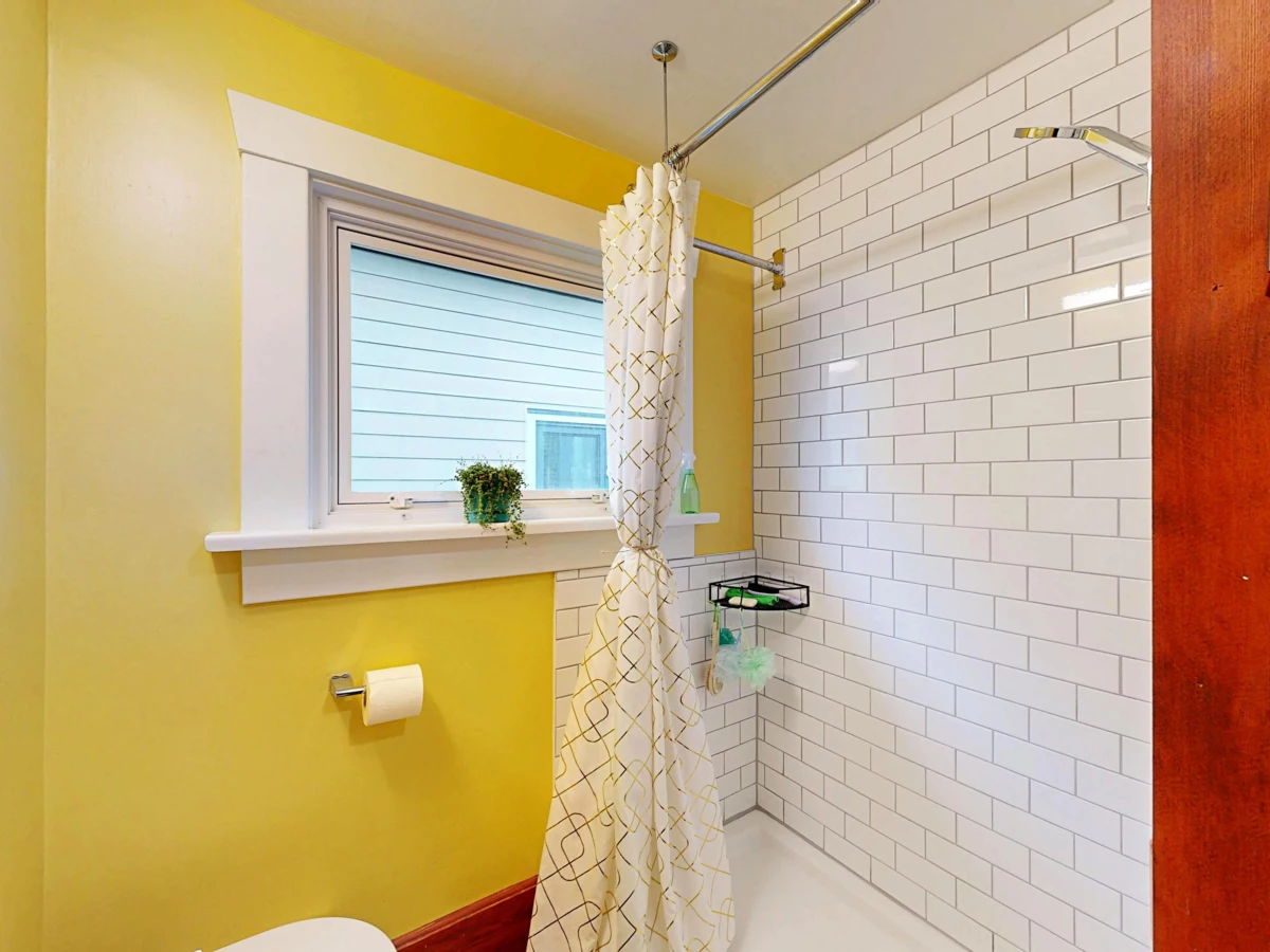 Guest Bathroom Photo of 2640 Mcgill Street, Vancouver, BC