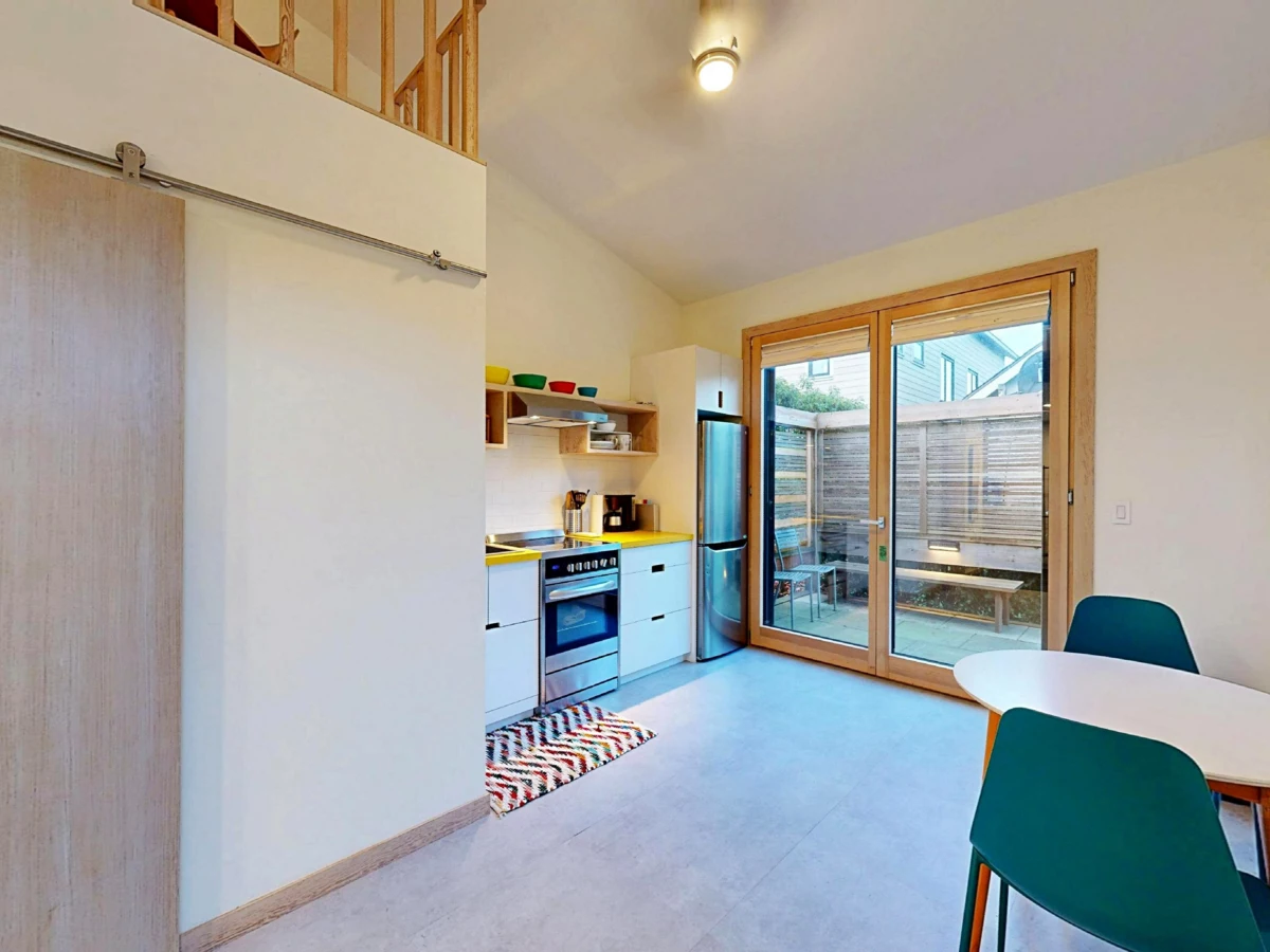 Hallway Photo of 2640 Mcgill Street, Vancouver, BC