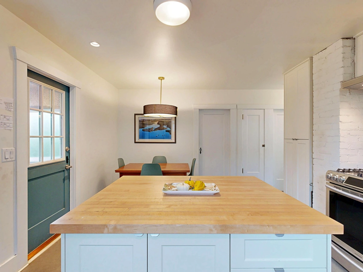 Outdoor Kitchen Photo of 2640 Mcgill Street, Vancouver, BC