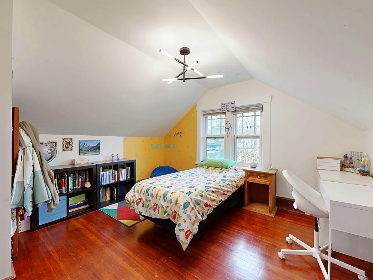 Powder Room Photo of 2640 Mcgill Street, Vancouver, BC