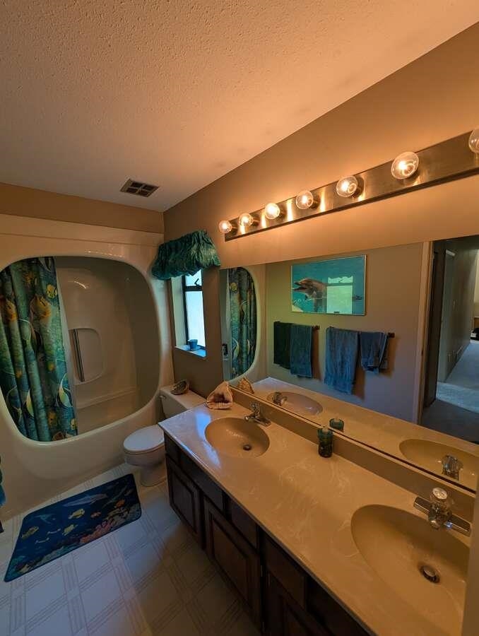 Basement Recreation Room Photo of 1498 Chamberlain Drive, North Vancouver, BC