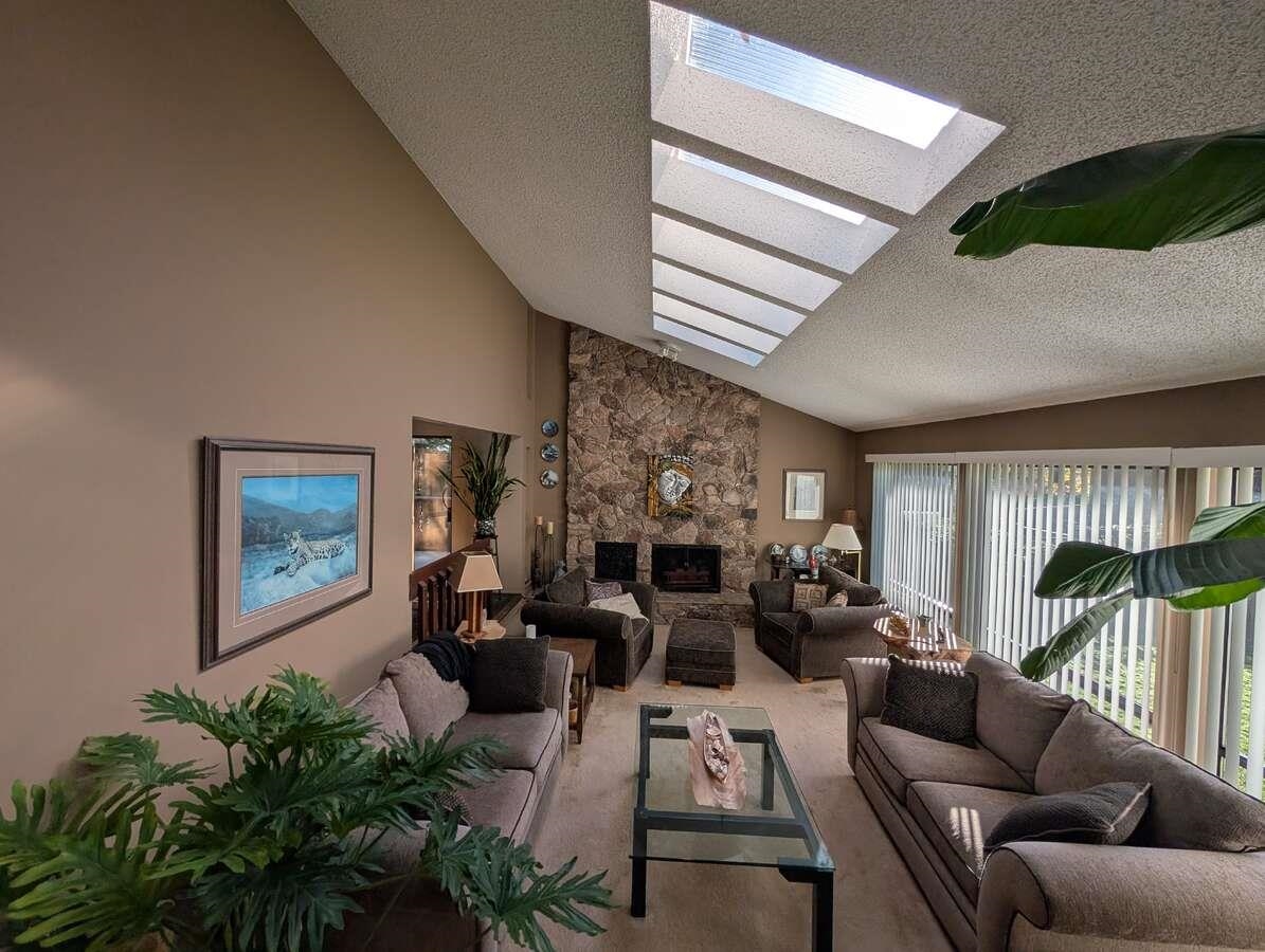 Dining Area Photo of 1498 Chamberlain Drive, North Vancouver, BC