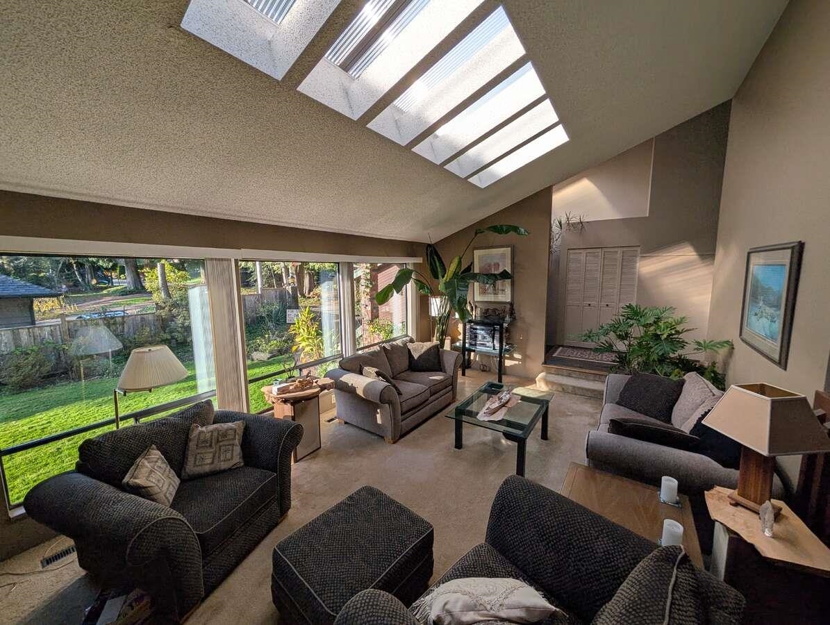 Kitchen Photo of 1498 Chamberlain Drive, North Vancouver, BC