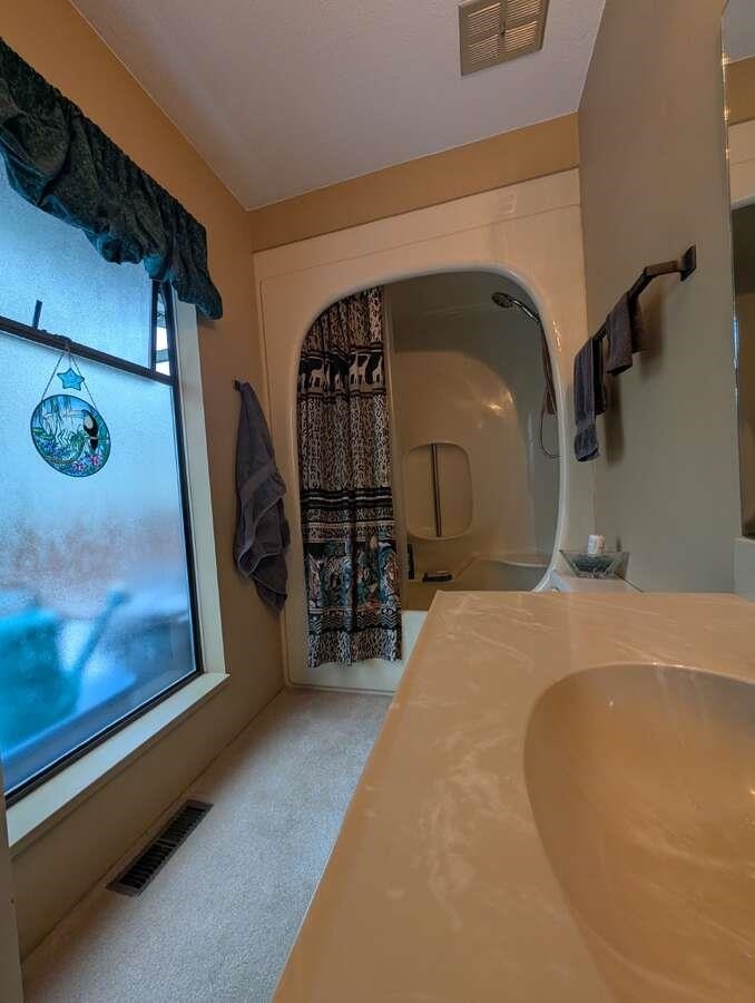 Loft / Bonus Room Photo of 1498 Chamberlain Drive, North Vancouver, BC