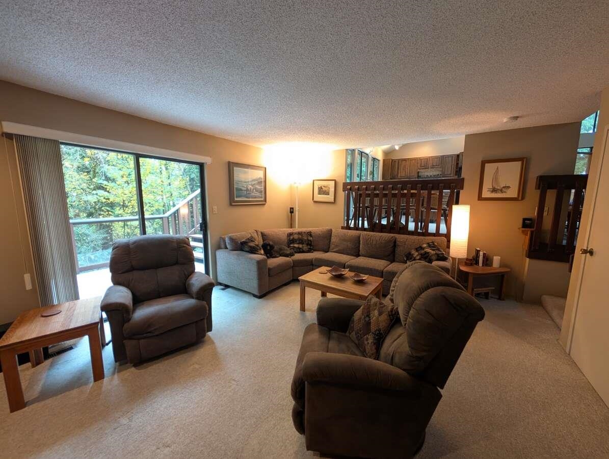 Primary Bathroom Photo of 1498 Chamberlain Drive, North Vancouver, BC