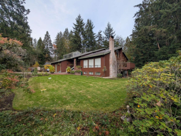 1498 Chamberlain Drive, North Vancouver, BC