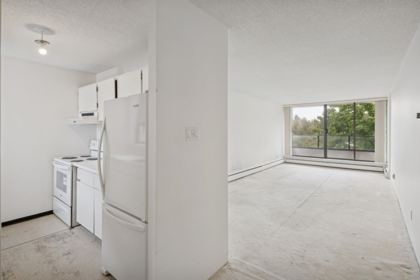 Walk-In Closet Photo of 301 1995 Beach Avenue, Vancouver, BC