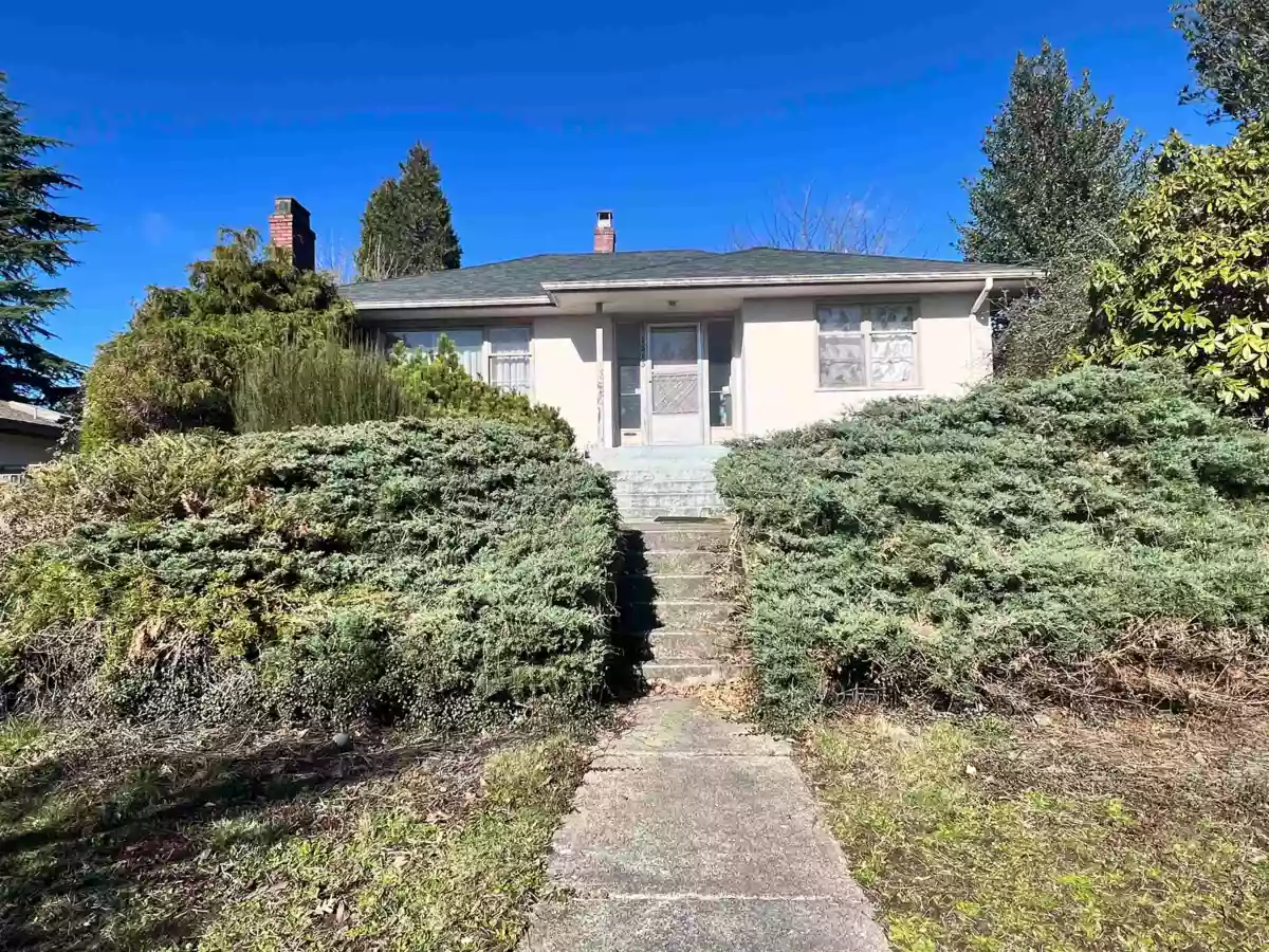 Guest Bathroom Photo of 1315 W 58th Avenue, Vancouver, BC