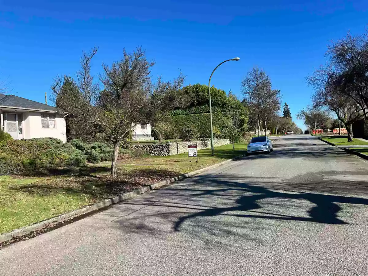 Walk-In Closet Photo of 1315 W 58th Avenue, Vancouver, BC