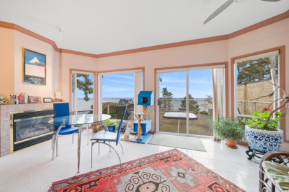 Kitchen Island Photo of 58 Tsawwassen Beach Road, Delta, BC