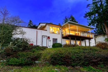 Primary Bedroom Photo of 797 Eyremount Drive, West Vancouver, BC