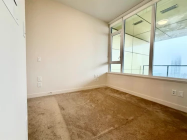 2501 6383 Mckay Avenue, Burnaby, BC, Burnaby — Apartment/Condo for sale