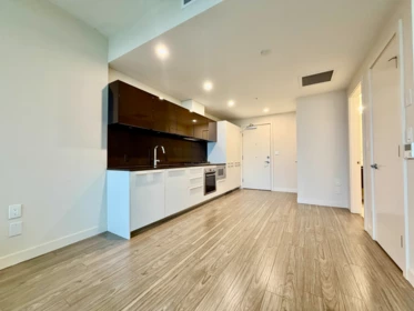 2501 6383 Mckay Avenue, Burnaby, BC, Burnaby — Apartment/Condo for sale
