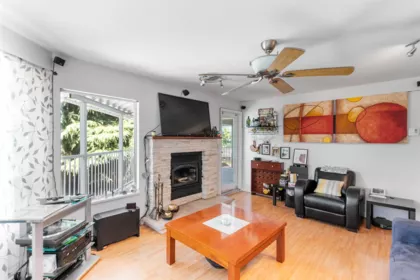 Breakfast Nook Photo of 332 St. Patricks Avenue, North Vancouver, BC