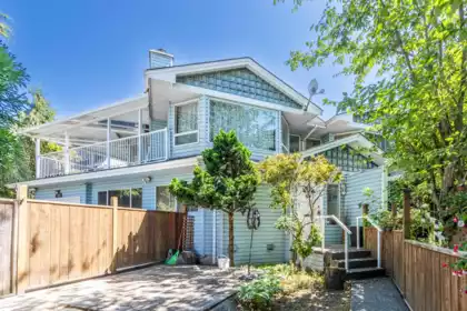 332 St. Patricks Avenue, North Vancouver, BC, Gibsons & Area — 3 bed half duplex for sale