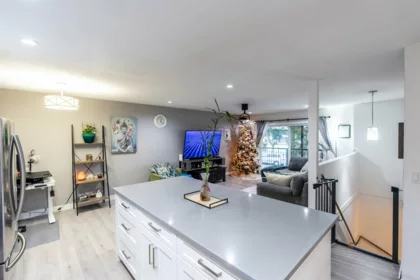 Kitchen Island Photo of 13933 90a Avenue, Surrey, BC