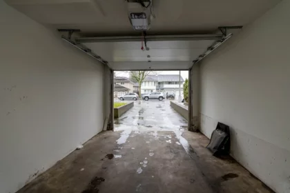 Staircase Photo of 13933 90a Avenue, Surrey, BC