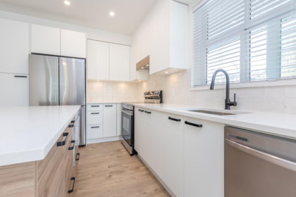 Breakfast Nook Photo of 112 33920 Best Avenue, Mission, BC