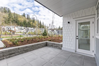 Entry Foyer Photo of 112 33920 Best Avenue, Mission, BC