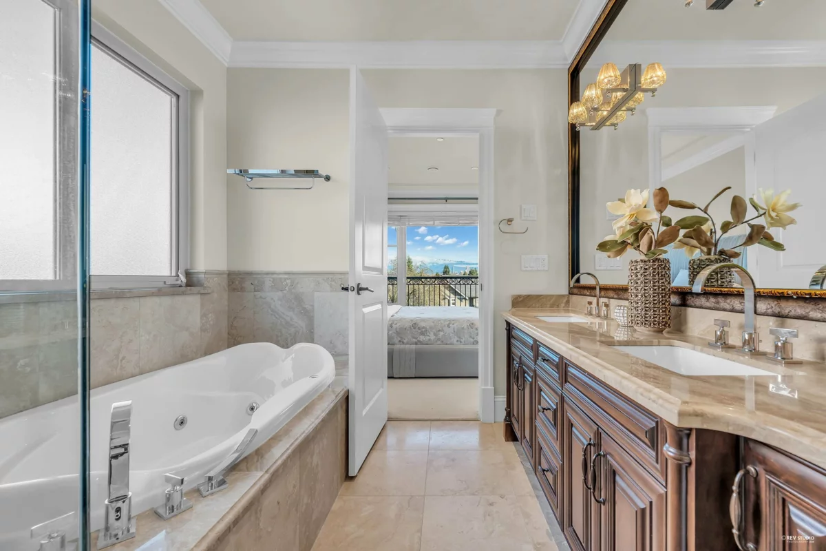 Entry Foyer Photo of 3369 Puget Drive, Vancouver, BC