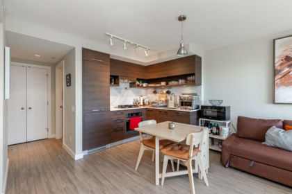 2101 570 Emerson Street, Coquitlam, BC, Coquitlam — Apartment/Condo for sale