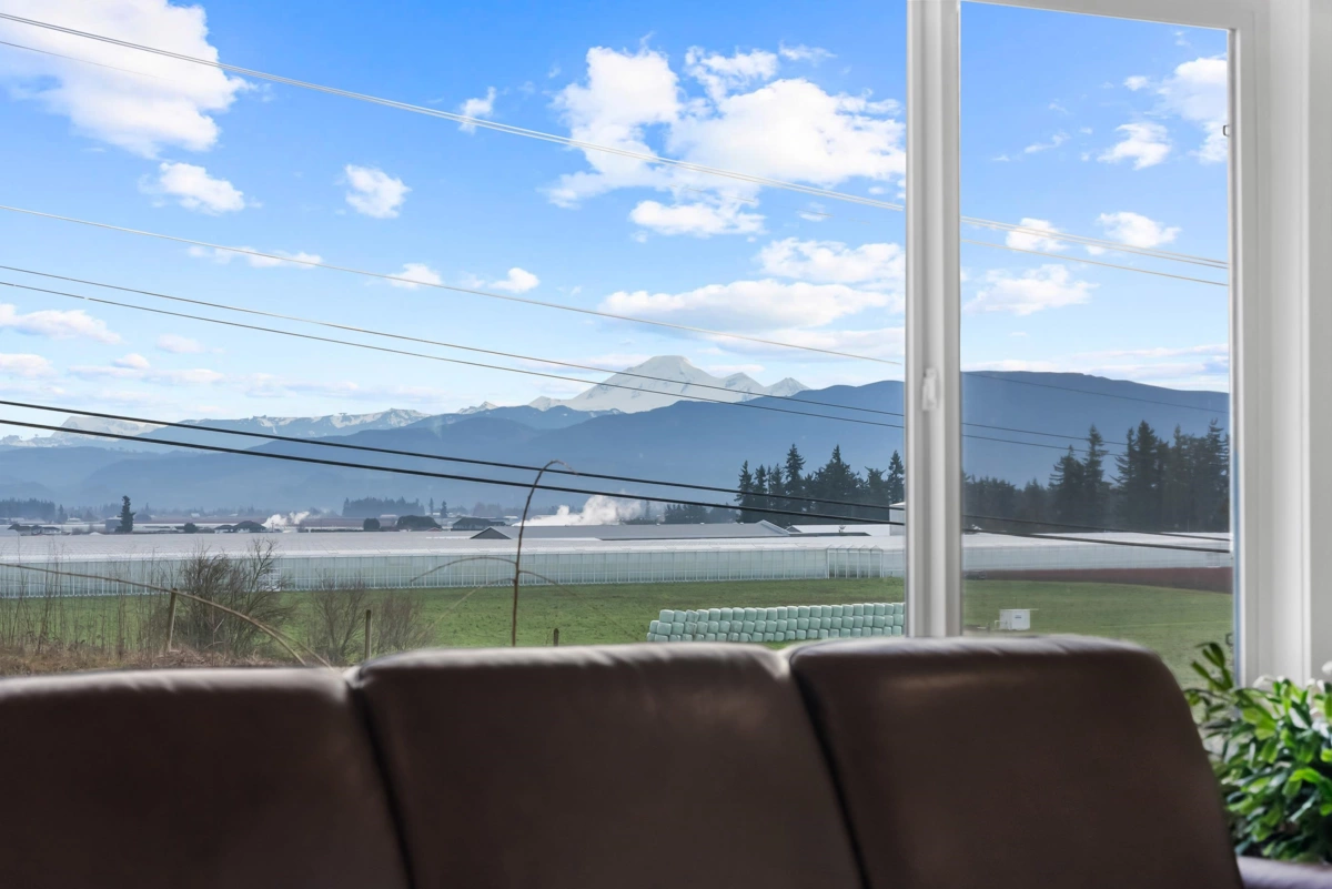 Basement Recreation Room Photo of 681 Bradner Road, Abbotsford, BC