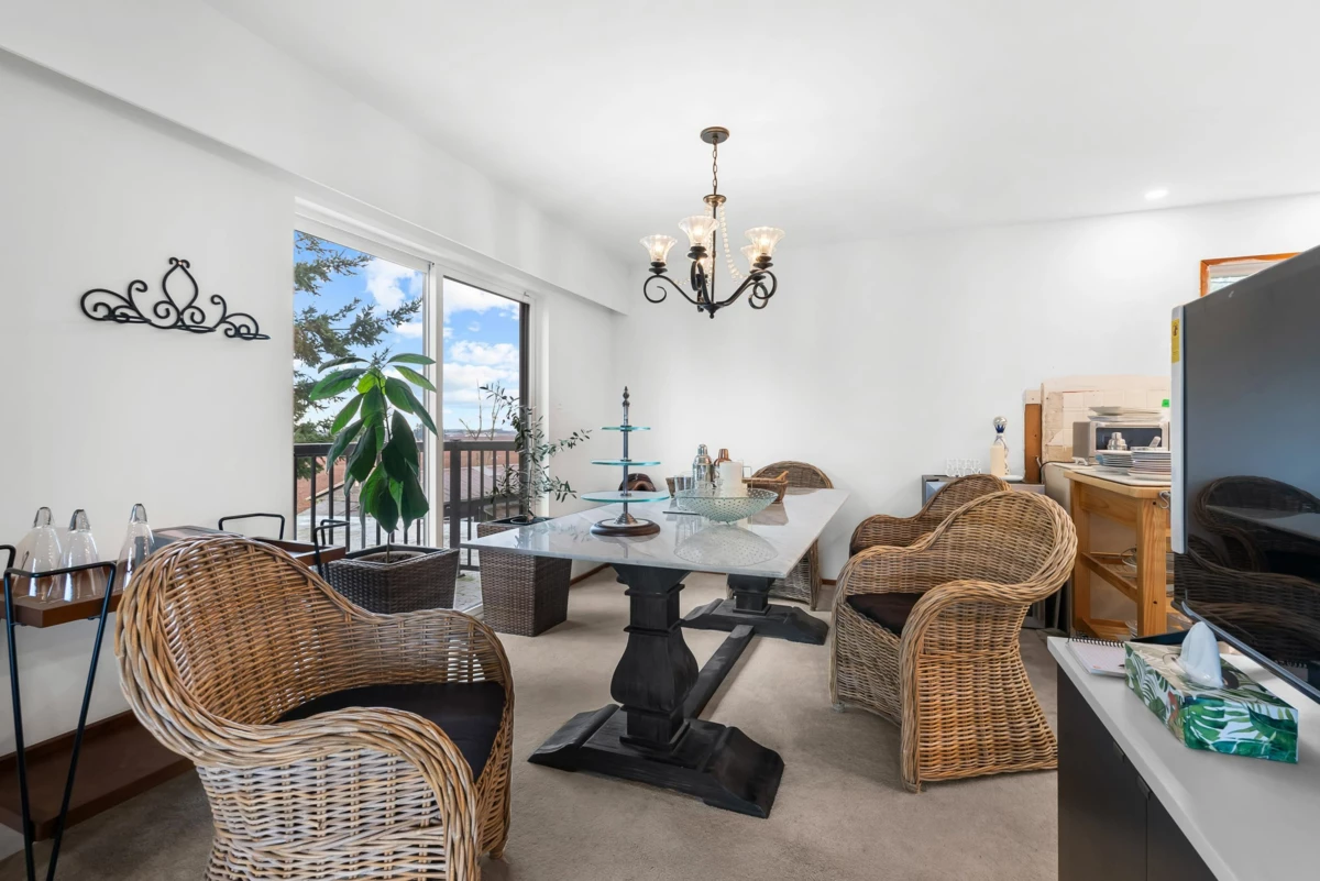 Entry Foyer Photo of 681 Bradner Road, Abbotsford, BC