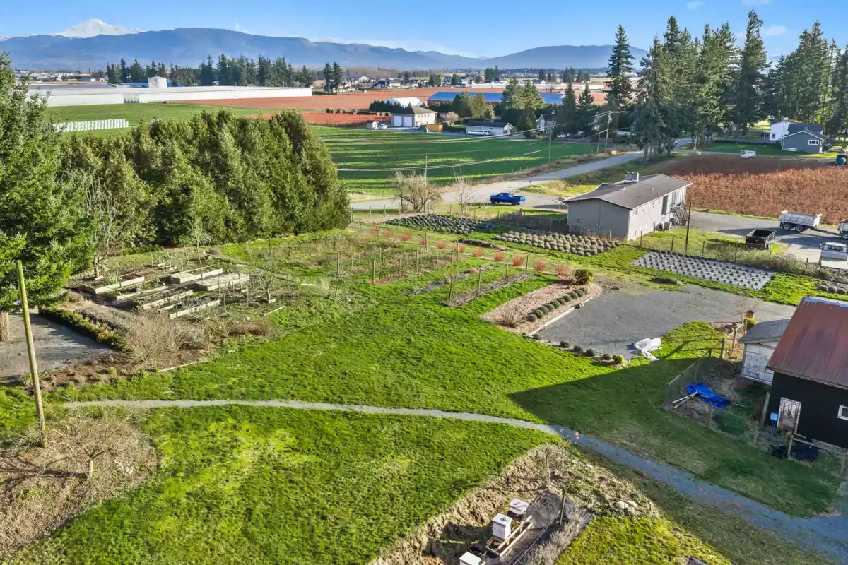 Powder Room Photo of 681 Bradner Road, Abbotsford, BC