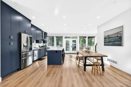 24025 Fern Crescent, Maple Ridge, BC