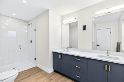 Guest Bathroom Photo of 24025 Fern Crescent, Maple Ridge, BC