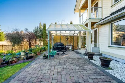 Front Yard Photo of 3302 168 Street, Surrey, BC