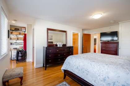 Powder Room Photo of 3302 168 Street, Surrey, BC