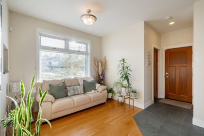 Primary Bathroom Photo of 3302 168 Street, Surrey, BC