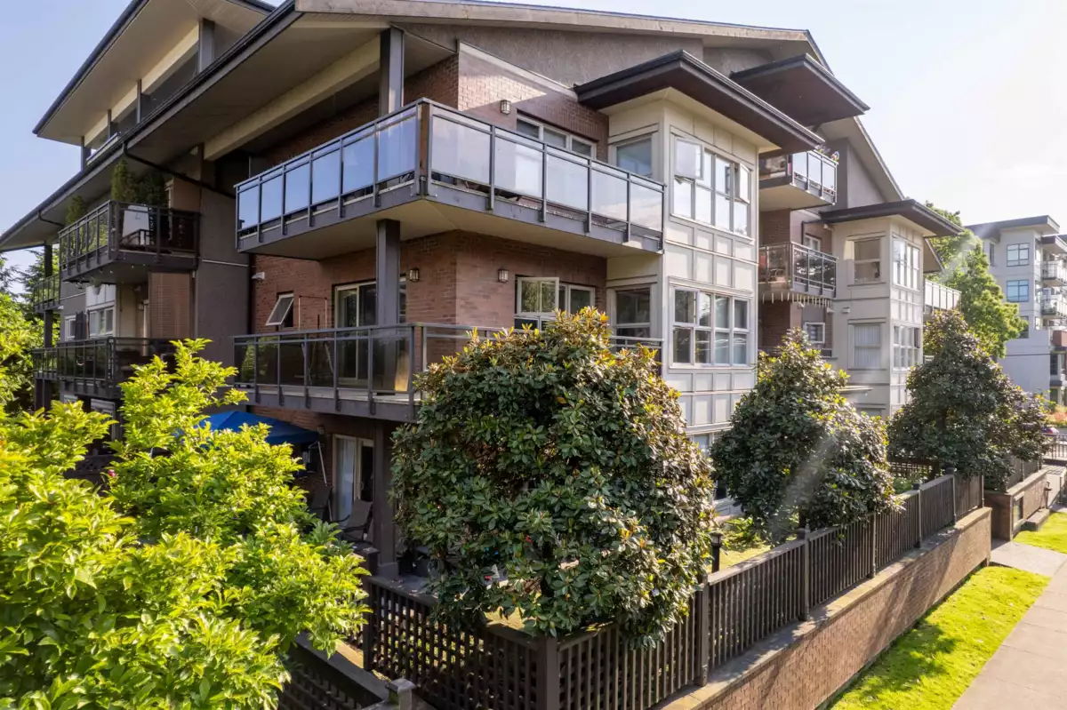 Family Room Photo of 103 1988 Suffolk Avenue, Port Coquitlam, BC