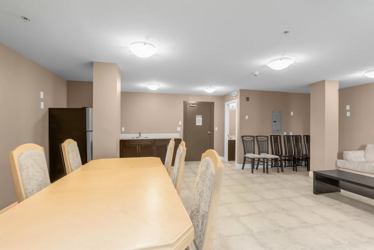 Front Yard Photo of 103 1988 Suffolk Avenue, Port Coquitlam, BC