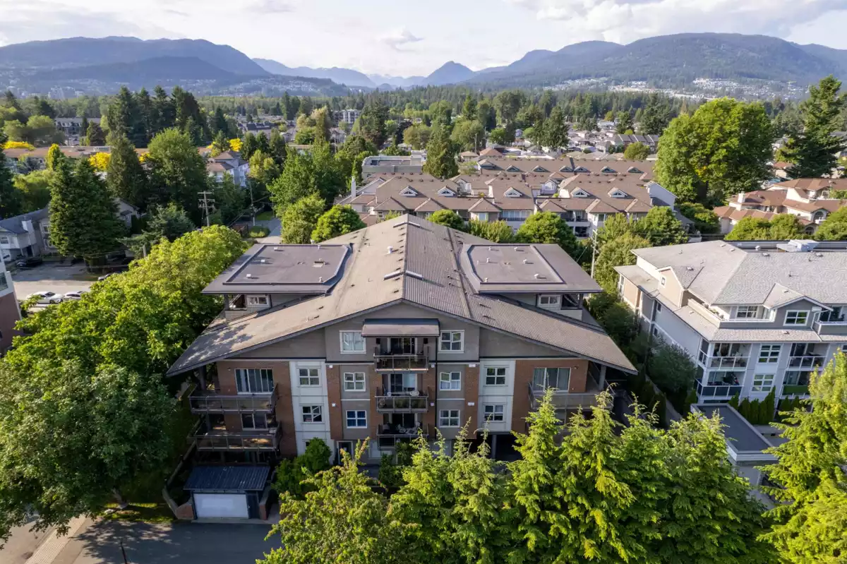 Kitchen Photo of 103 1988 Suffolk Avenue, Port Coquitlam, BC