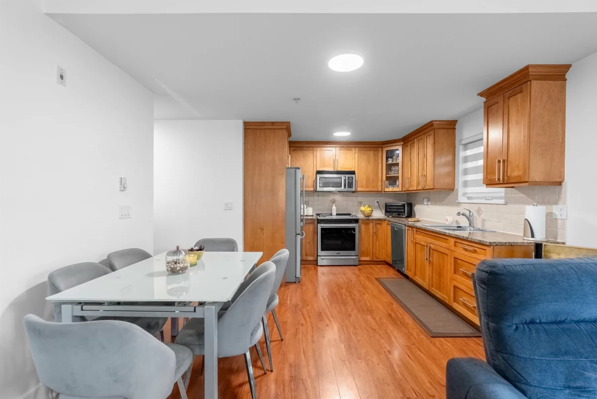 Mudroom Photo of 103 1988 Suffolk Avenue, Port Coquitlam, BC