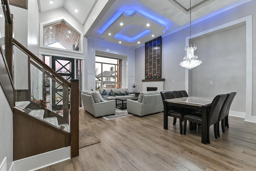 Living Room Photo of 3412 Headwater Place, Abbotsford, BC