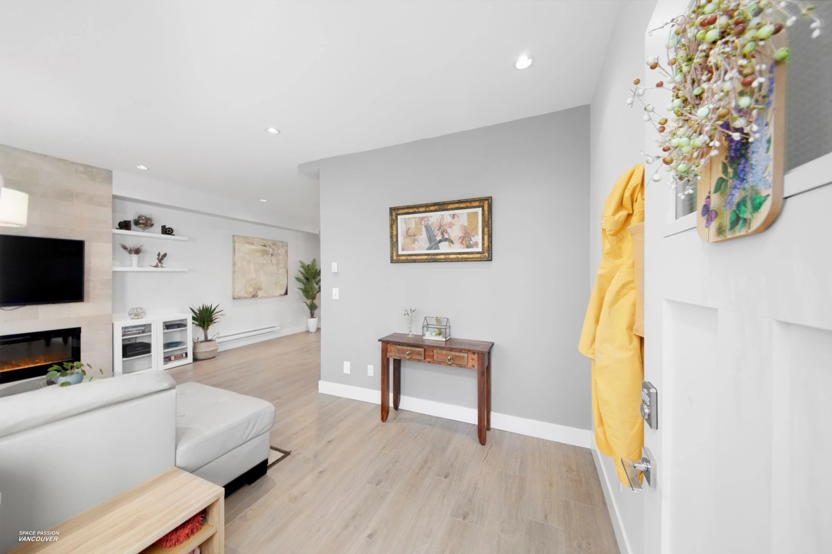 Dining Area Photo of 161 2280 163 Street, Surrey, BC
