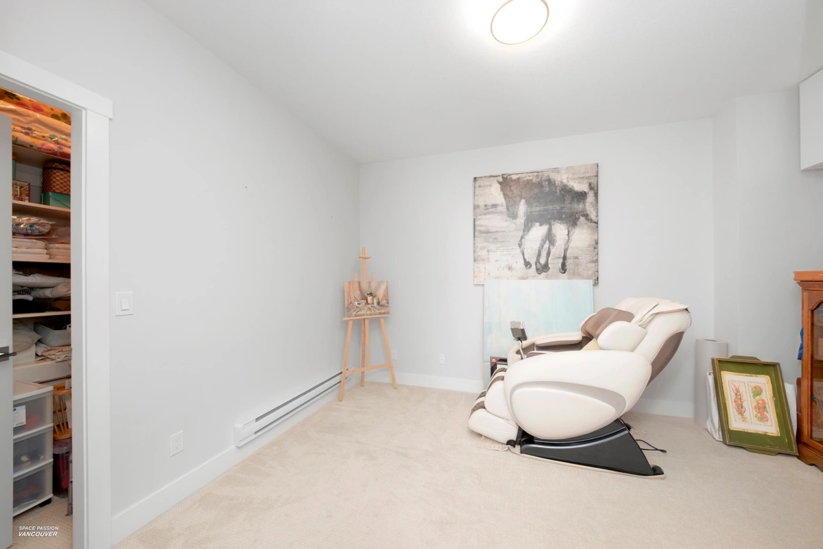 Entry Foyer Photo of 161 2280 163 Street, Surrey, BC