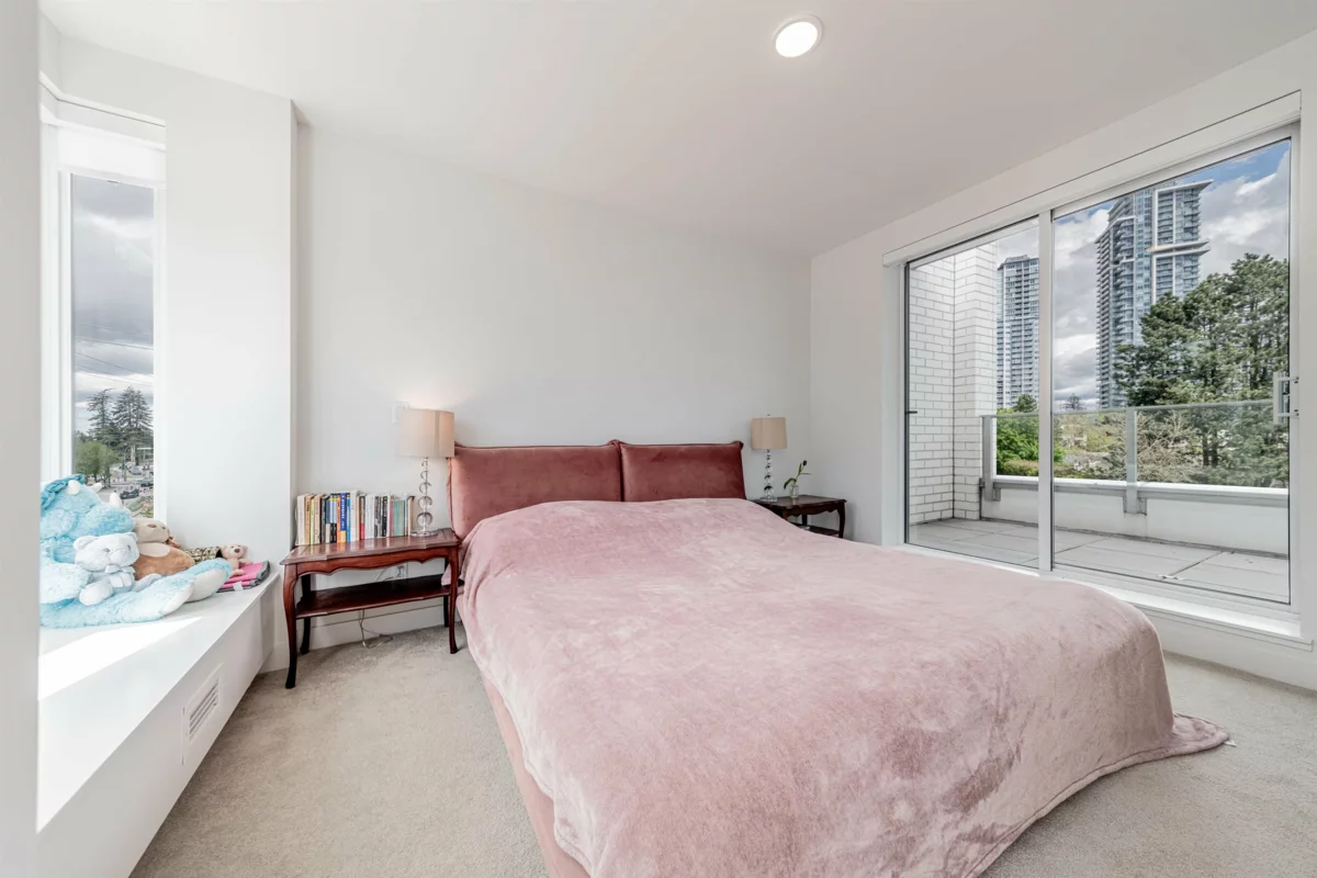 Family Room Photo of 1 13359 Old Yale Road, Surrey, BC