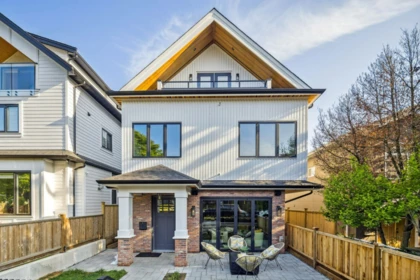 Hot Tub / Spa Photo of #1 2244 E 11th Avenue, Vancouver, BC