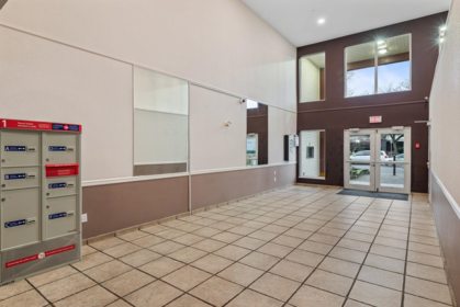 215 8068 120a Street, Surrey, BC, Surrey — Apartment/Condo for sale
