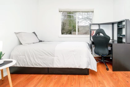Bedroom 4 Photo of 34 8888 151 Street, Surrey, BC