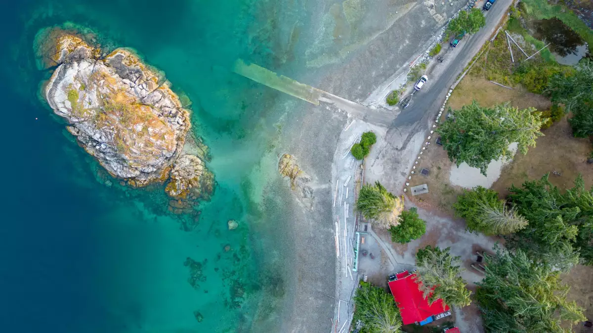 Entry Foyer Photo of Block B Priestland Road, Halfmoon Bay, BC