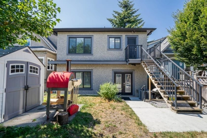 Entry Foyer Photo of 4438 Ontario Street, Vancouver, BC