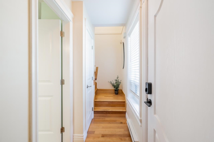 Hallway Photo of 4438 Ontario Street, Vancouver, BC